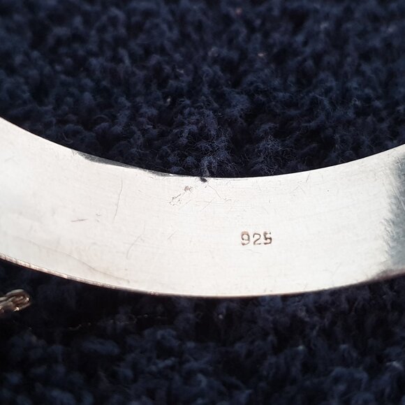 Vintage 925 Sterling Silver Chunky Wide Hinged Bracelet with Safety Chain - Picture 5 of 15